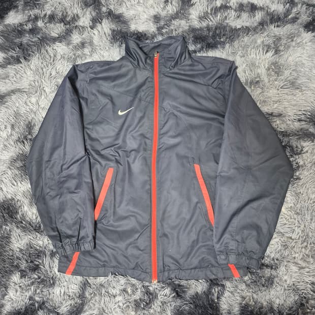나이키 스우시 바람막이 