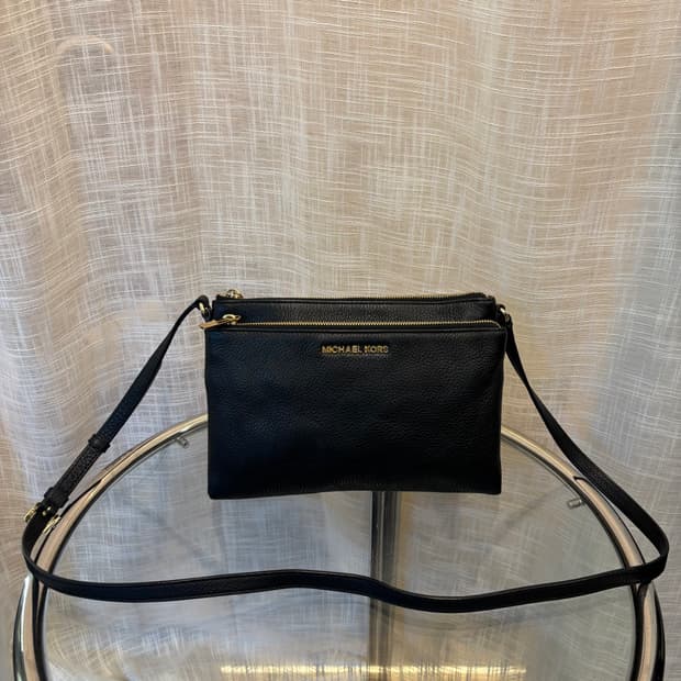 정품 마이클코어스 월렛 크로스백    