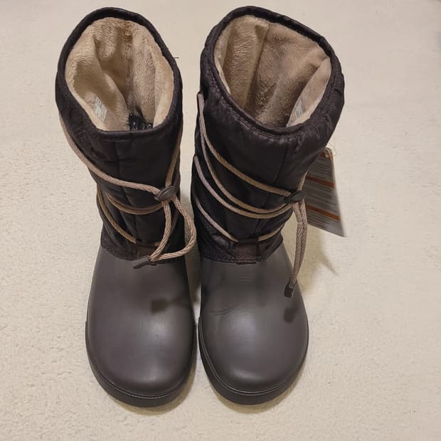 크록스 크록백드 방한부츠 W6