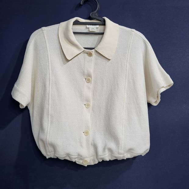 클럽모나코 카라 크롭티