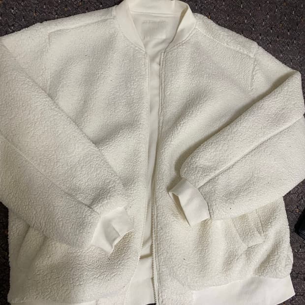TBJ 아이보리 뽀글이 자켓