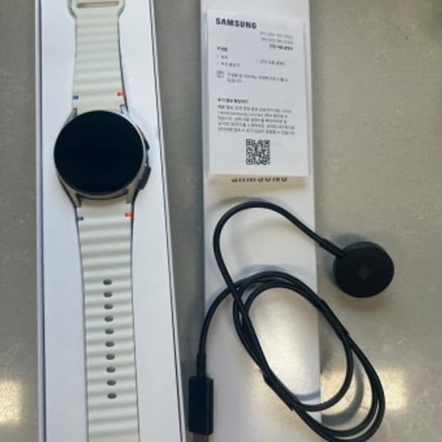 애플워치 se3 44mm  10만원에 판매합니다 ^^