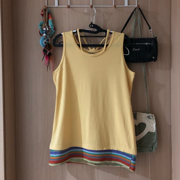 Ethnic rainbow point sleeveless / Yellow