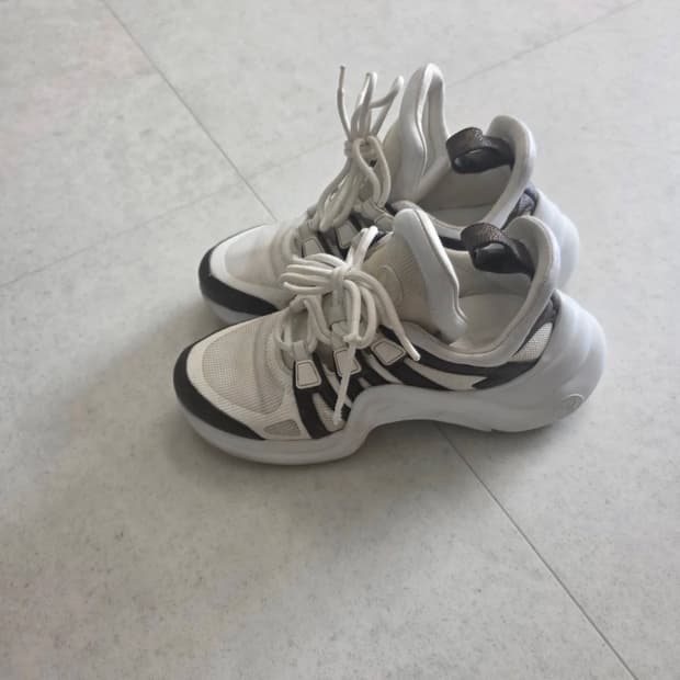 루이비통 아치라이트 36.5사이즈 정품