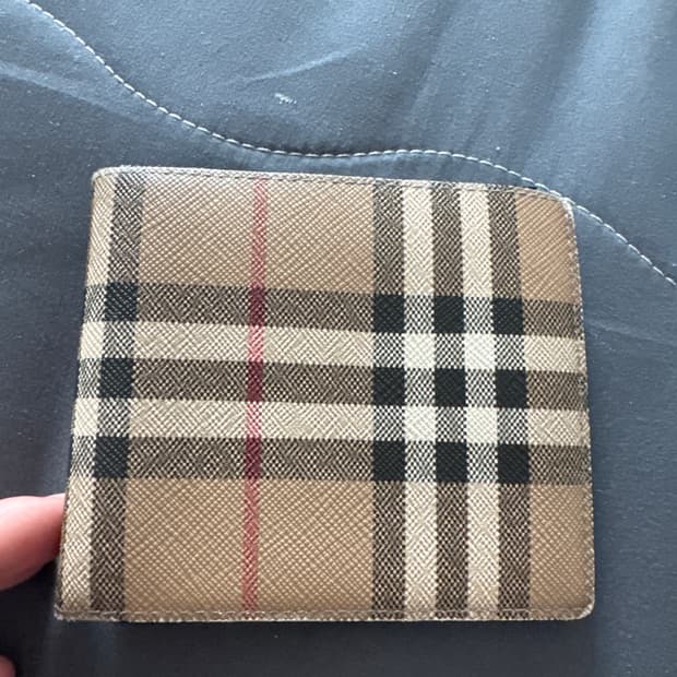버버리 반지갑