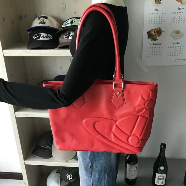 비비안웨스트우드 레더 숄더백