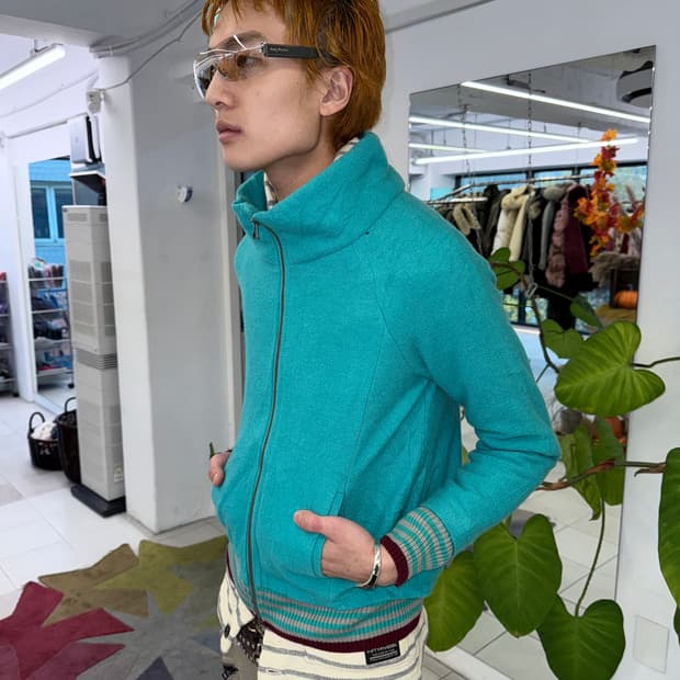 bold neck wool zipup jacket