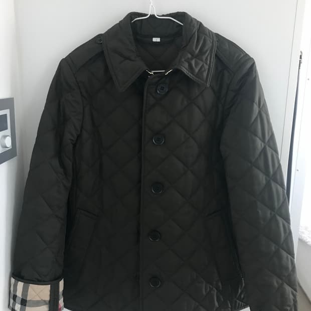 버버리 경량패딩