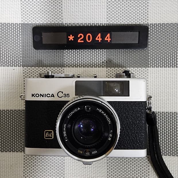 코니카 C 35 E&L 필름카메라 실버바디