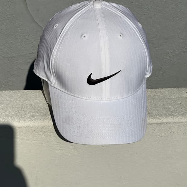 [F] 나이키 로고 우븐 화이트 볼캡 모자