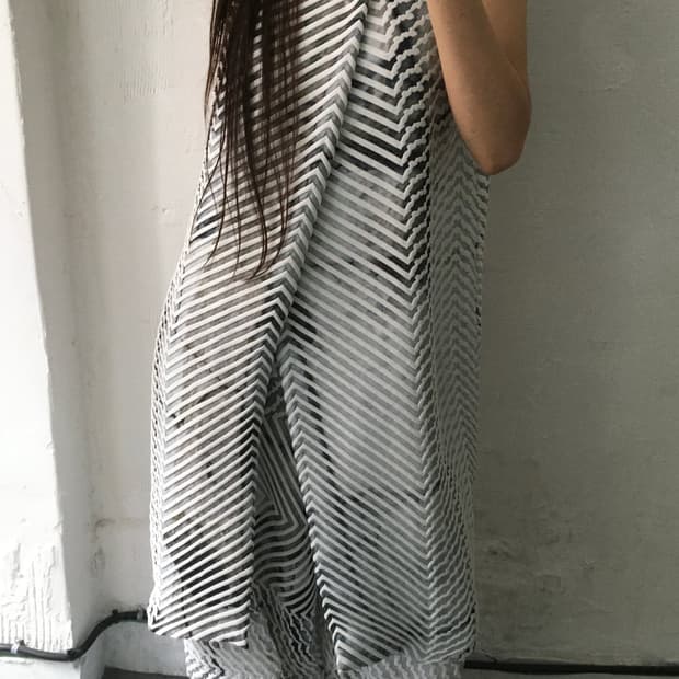 ISSEY MIYAKE 이세이미야케 화이트 플리츠 탑