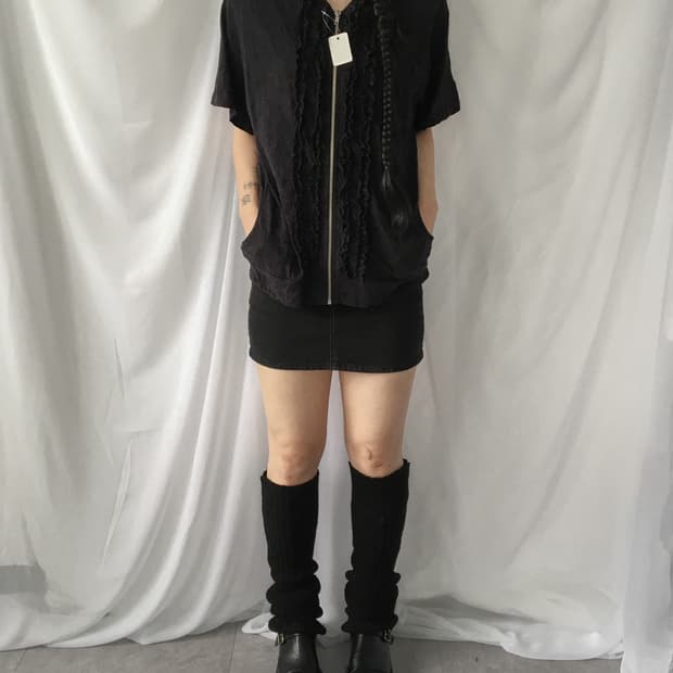 Frill point half sleeve hood zip upFrill