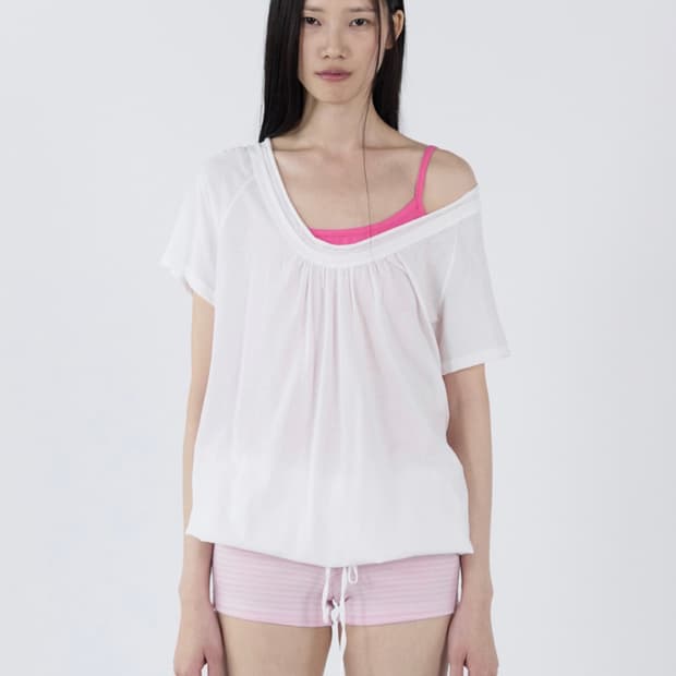 세릭 cerric Round Drawstring Hem Top