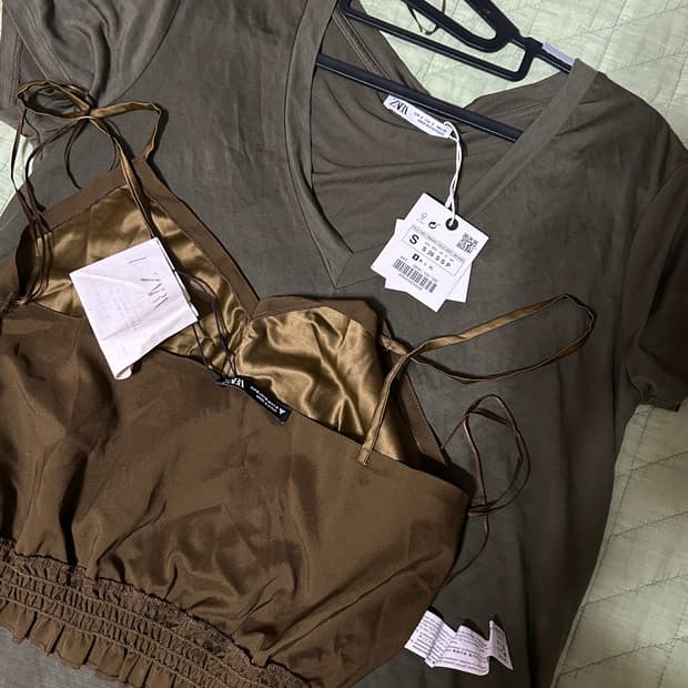 ZARA 카키 브이넥 반팔티 & 새틴 크롭탑 세트 S