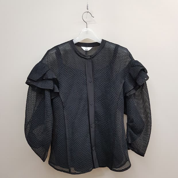 OBZEE 오브제 2022 메쉬소재  러플 블라우스 82-94-160