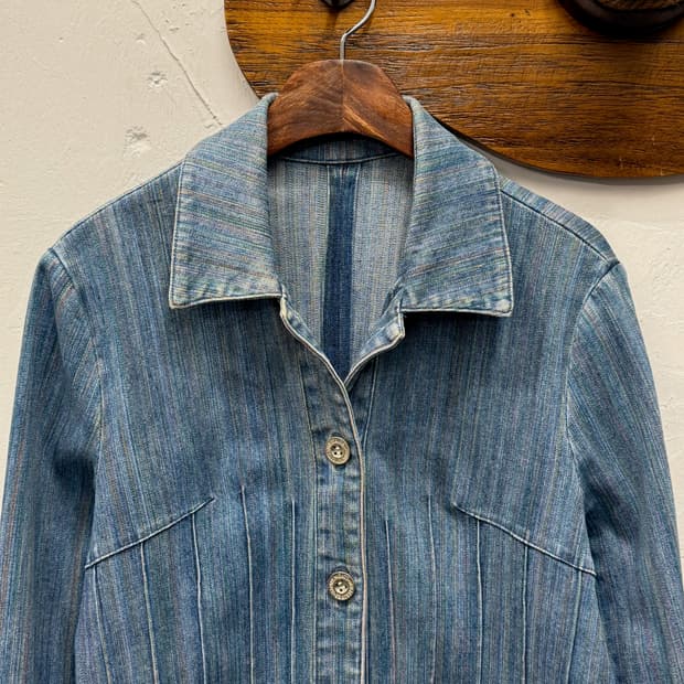 Pleated Raw Hem Denim Jacket