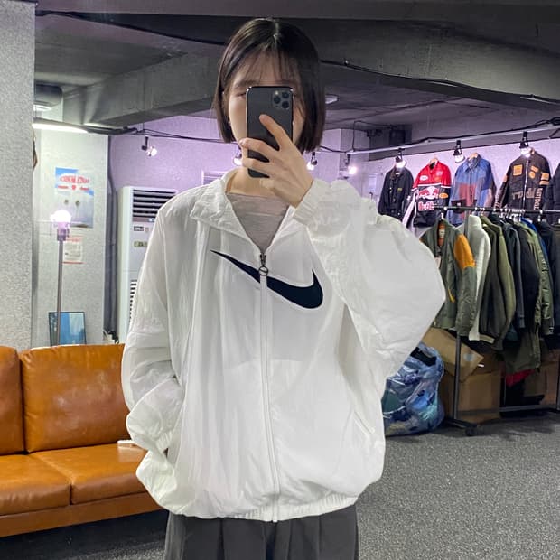 나이키 빅스우시 화이트 바람막이 B3468
