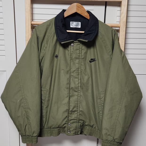 나이키 삼나스포츠 카키 바람막이 점퍼 자켓
