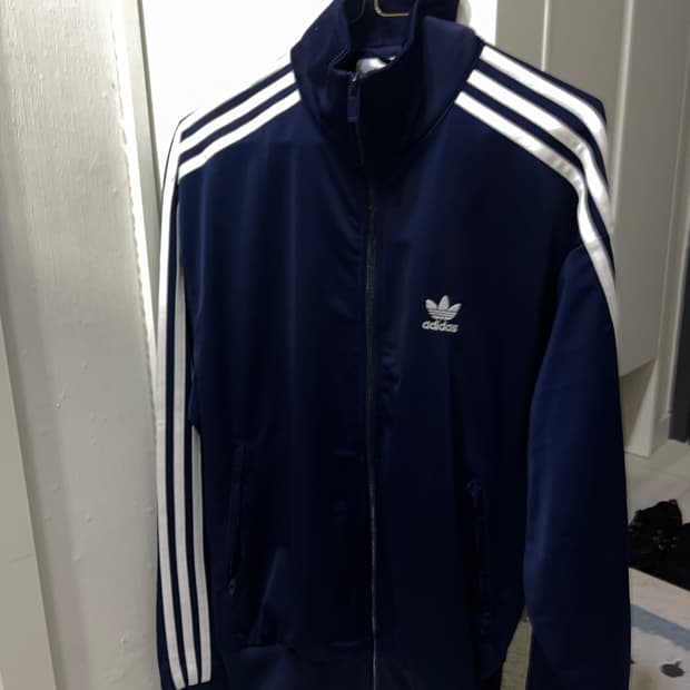 아디다스 트랙탑