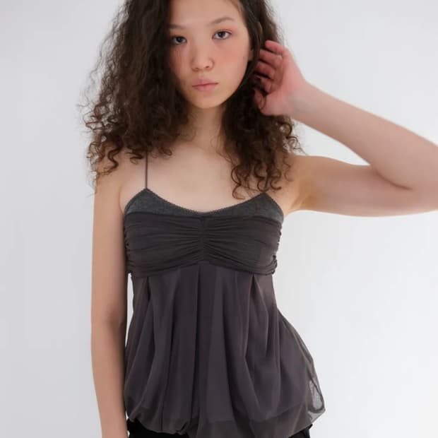 루즈슬립오버 메쉬 플러프 미니 탑 스톤그레이