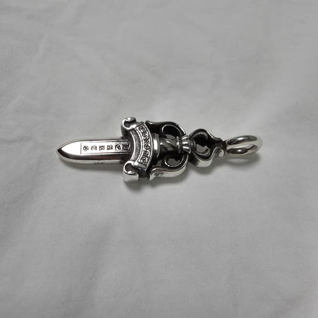 크롬하츠 더블대거 팬던트