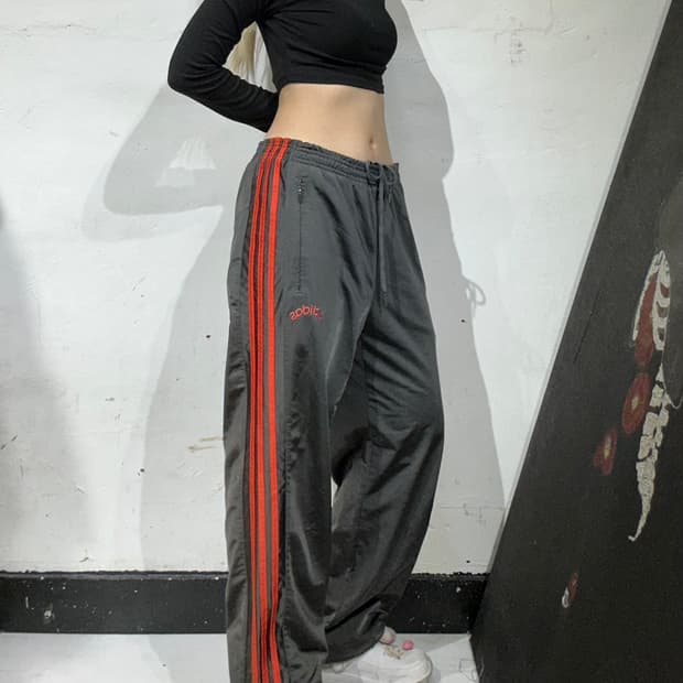 아디다스 차콜 오렌지 삼선 와이드 스펠아웃 트레이닝 팬츠 추리닝 바지 M