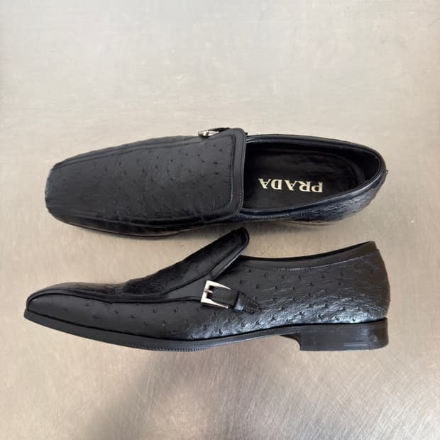 FW2000 프라다 타조 가죽 로퍼