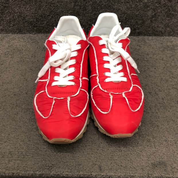 마르지엘라 레트로 러너 레드