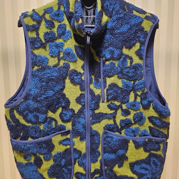 커스텀멜로우 베스트 플리스 100