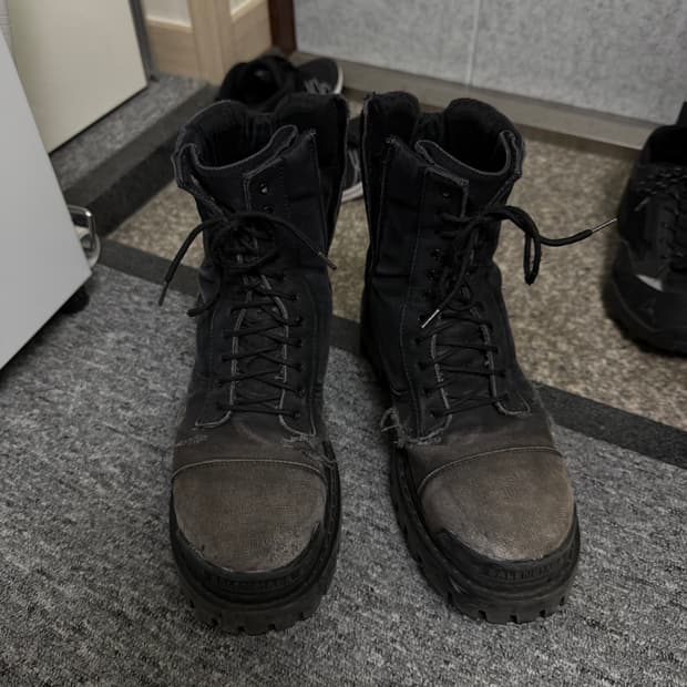 [43] 발렌시아가 컴뱃 스트라이크 부츠 블랙