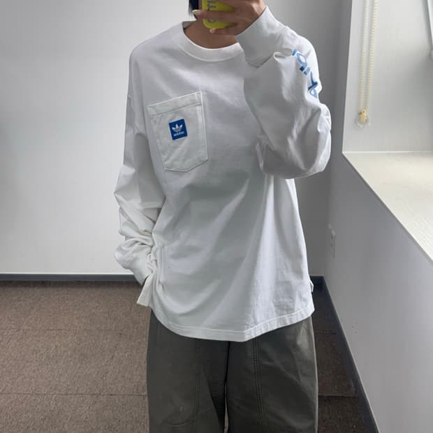 Adidas 아디다스 원포켓 백 그래픽 화이트 롱슬리브 