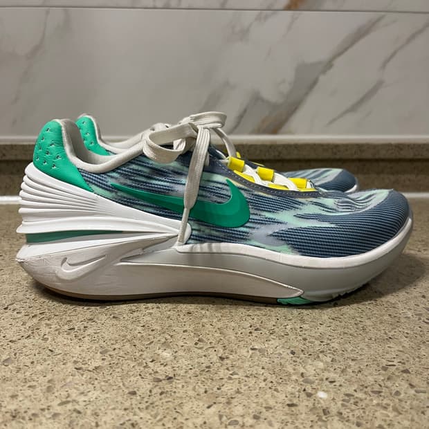 Nike Gt cut 2 blue green gum 250