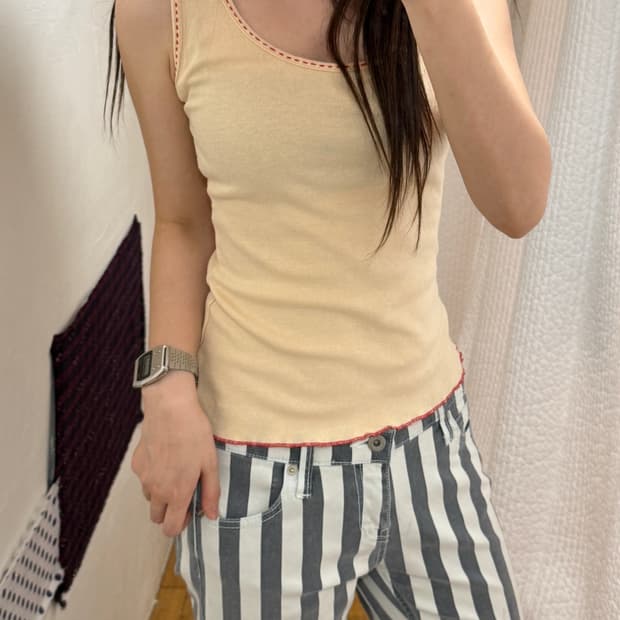 Red contrast stitch tank top