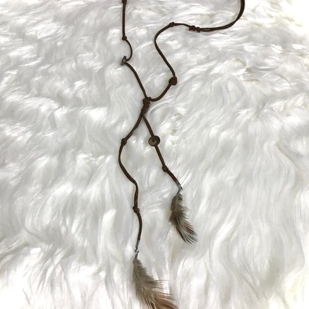 빈티지 보헤미안 우드 단추 깃털 스웨이드 끈 길이조절 목걸이