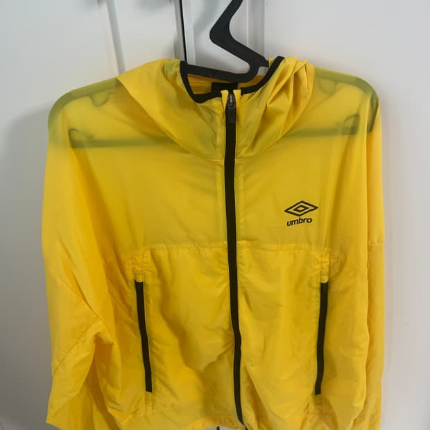 엄브로 옐로우 바람막이 95