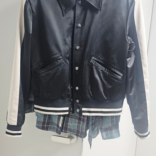 알렌느 사틴 바시티 자켓 1사이즈