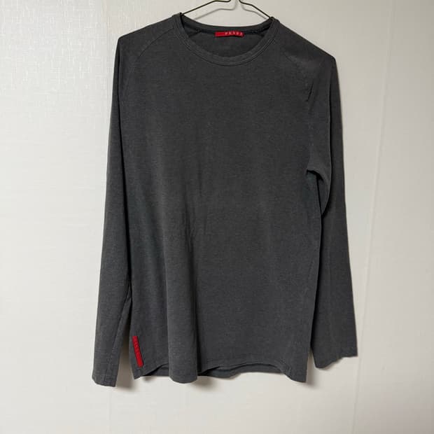 프라다 스포츠 백지퍼 롱슬리브