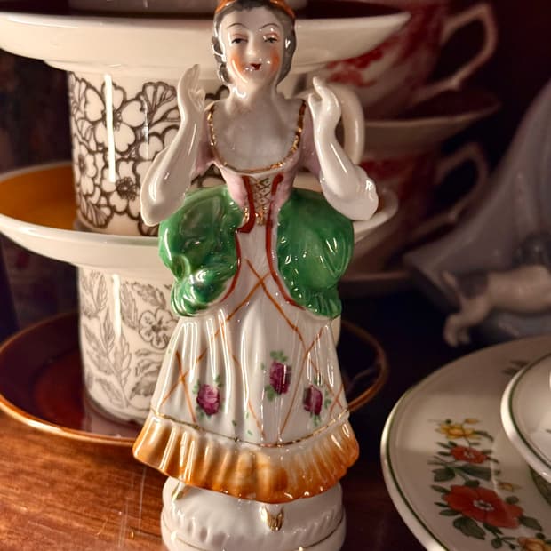 일본 빈티지 도자기 인형 장식 소품 피겨린