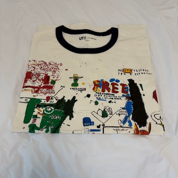 유니클로 바스키야 반팔 티 L