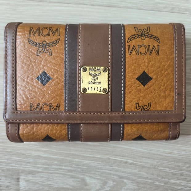 MCM 비세토프 가죽 지갑