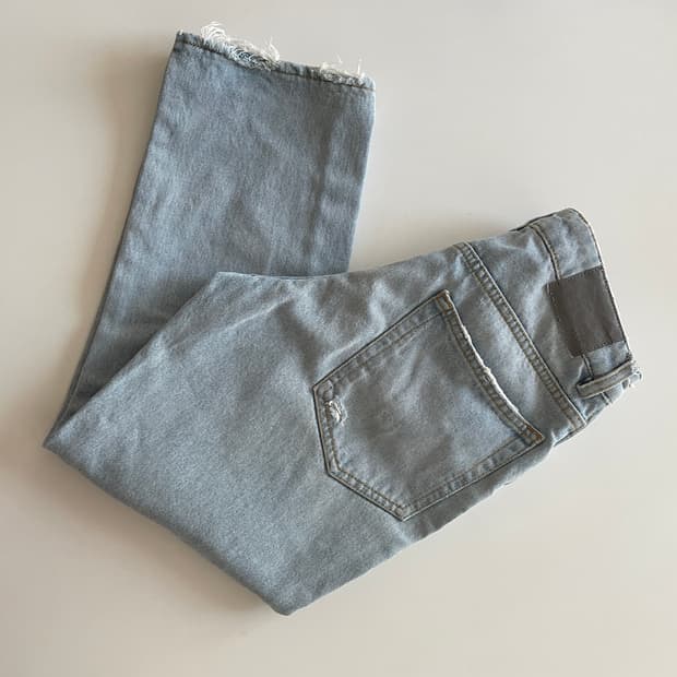 6397 Relaxed Fit Distressed Shorty Denim