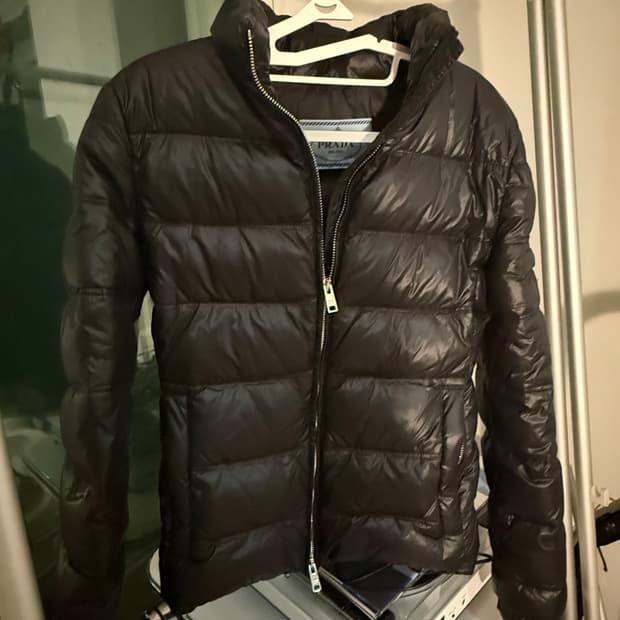 프라다 여성 경량 패딩