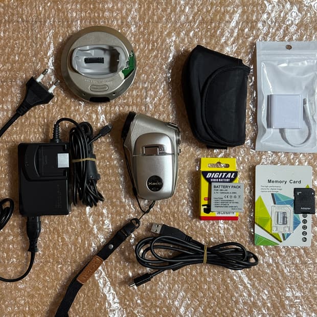 풀구성 산요작티 DMX-C4 SANYO XACTI C4 빈티지캠코더 디카