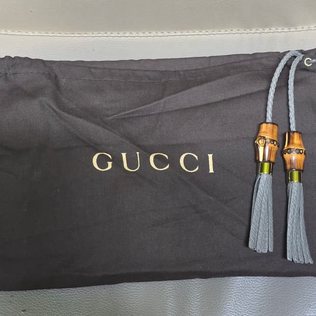 구찌 뱀부장식 클러치