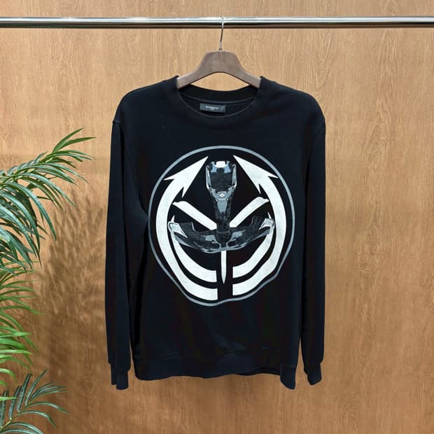 지방시 코튼 긴팔 맨투맨 그래픽 프린팅 디테일 레귤러핏 블랙