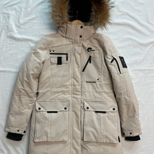 네파 알라스카 구스다운 패딩