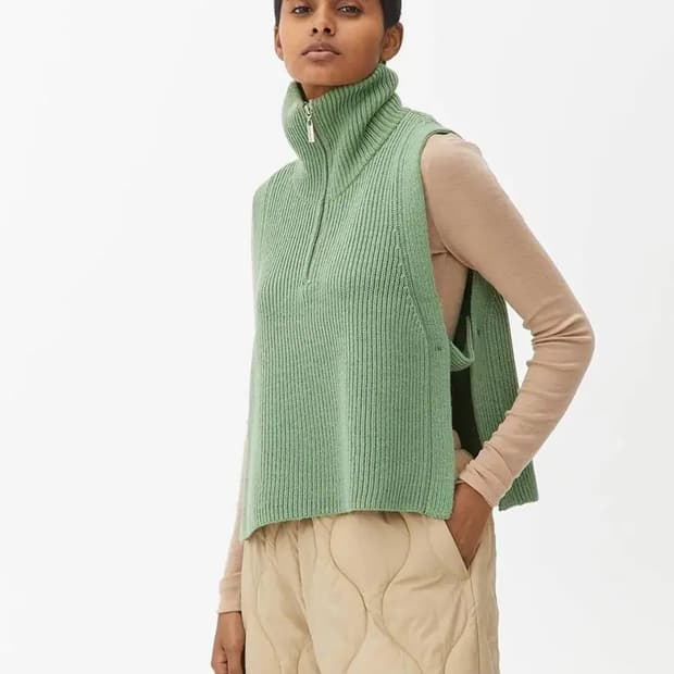 ARKET 아르켓 울 하프집업 니트 베스트
