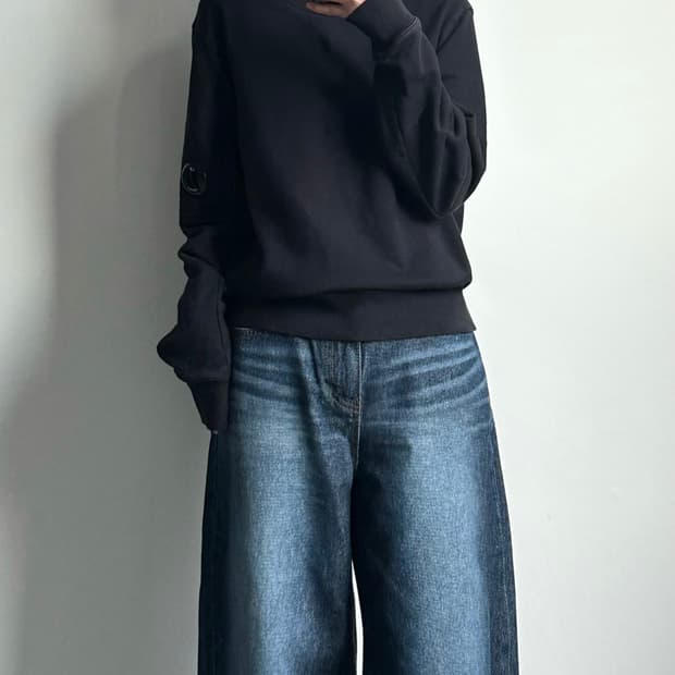 Cp컴퍼니 렌즈 블랙 맨투맨