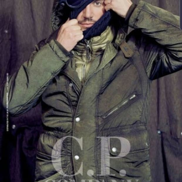 CP 컴퍼니 고글 패딩 자켓 카키 100