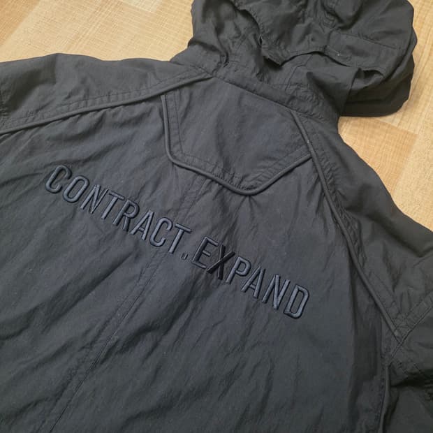 준지 블랙 레터링 야상 코트 48 오버핏 (정가 109만원)